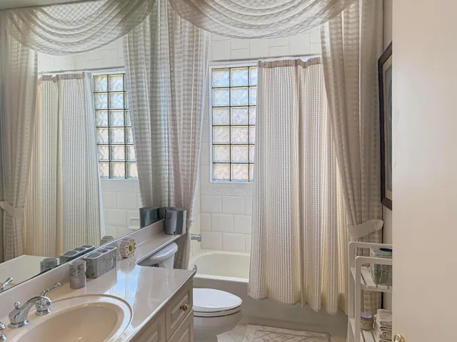 Residence photo 15