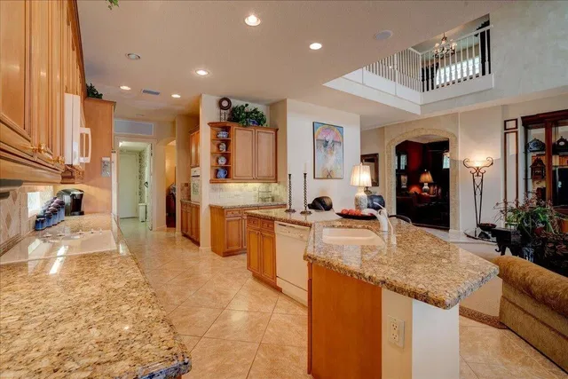 Residence photo 56