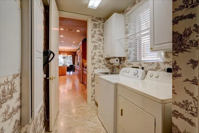 Residence photo 61