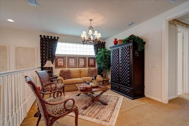 Residence photo 72
