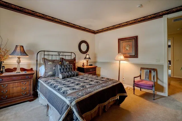 Residence photo 76