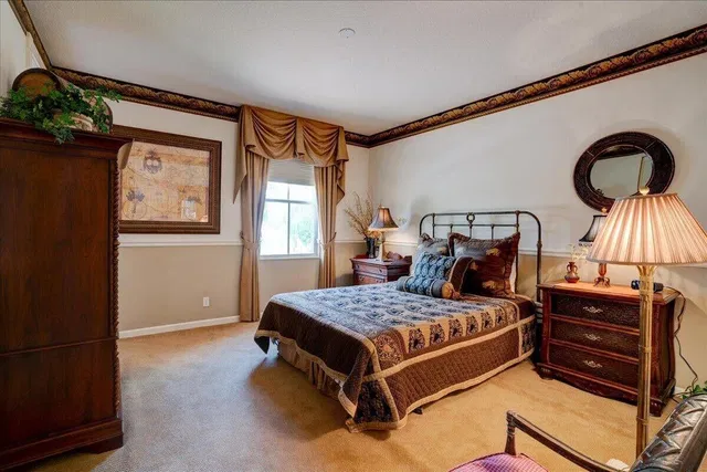 Residence photo 77