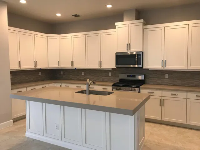 Residence photo 3