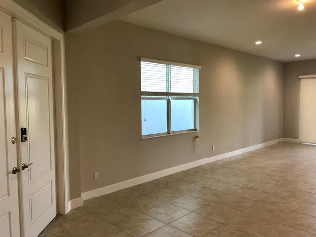 Residence photo 8