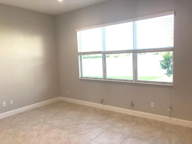 Residence photo 18