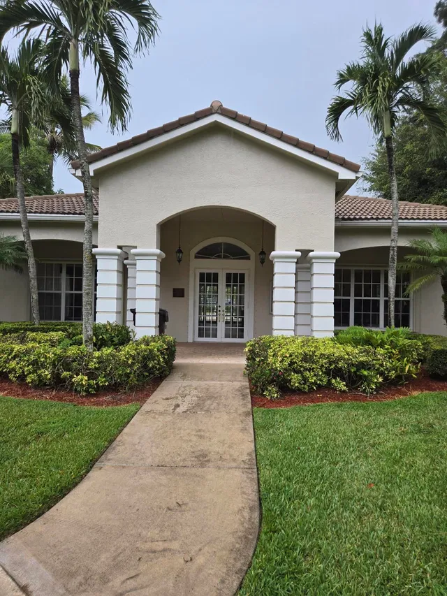 Residence photo 4