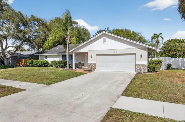 Residence photo 3