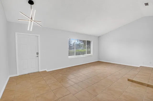 Residence photo 4