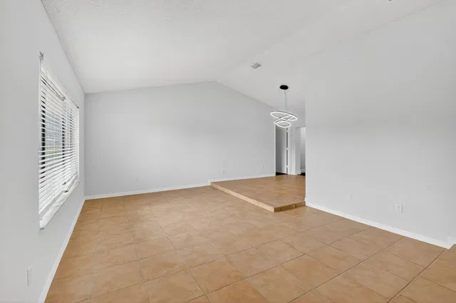 Residence photo 5