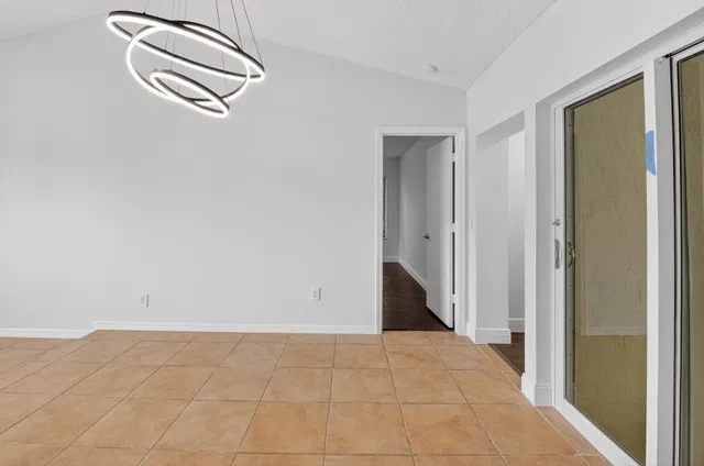 Residence photo 14
