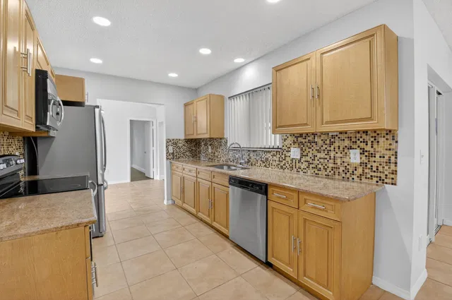 Residence photo 17