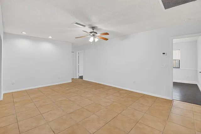 Residence photo 18