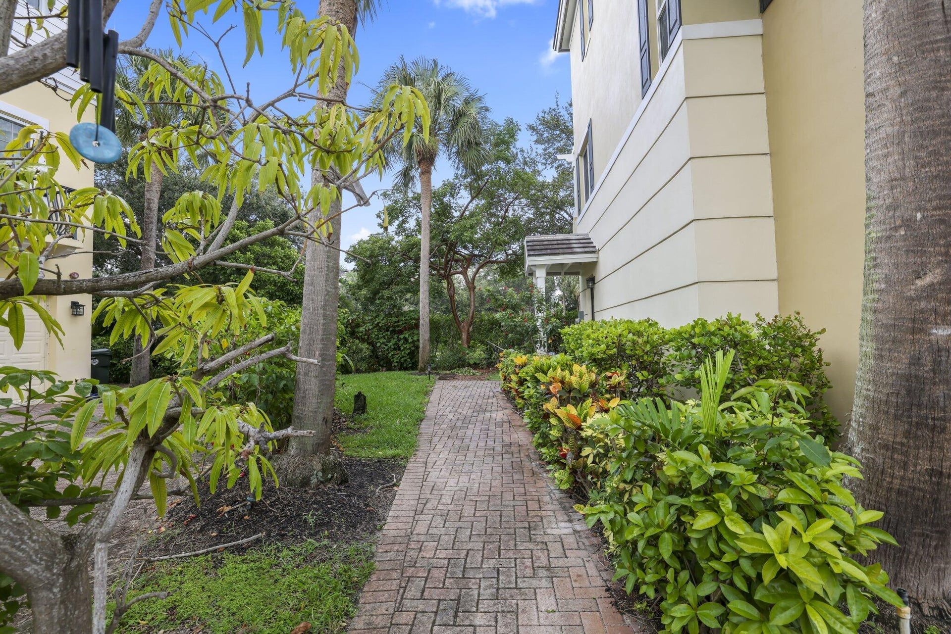  Residence photo 4