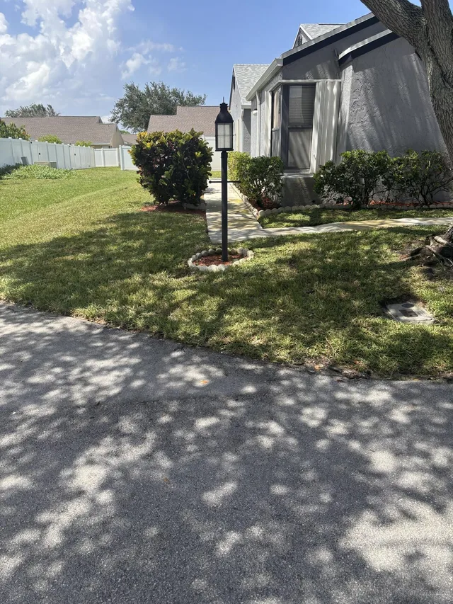 Unit 49 photo 3