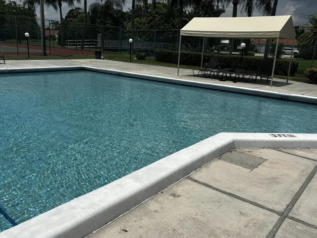 Unit 49 photo 13