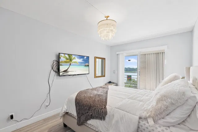 Residence photo 18