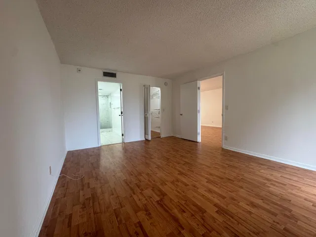 Unit 238 photo 28