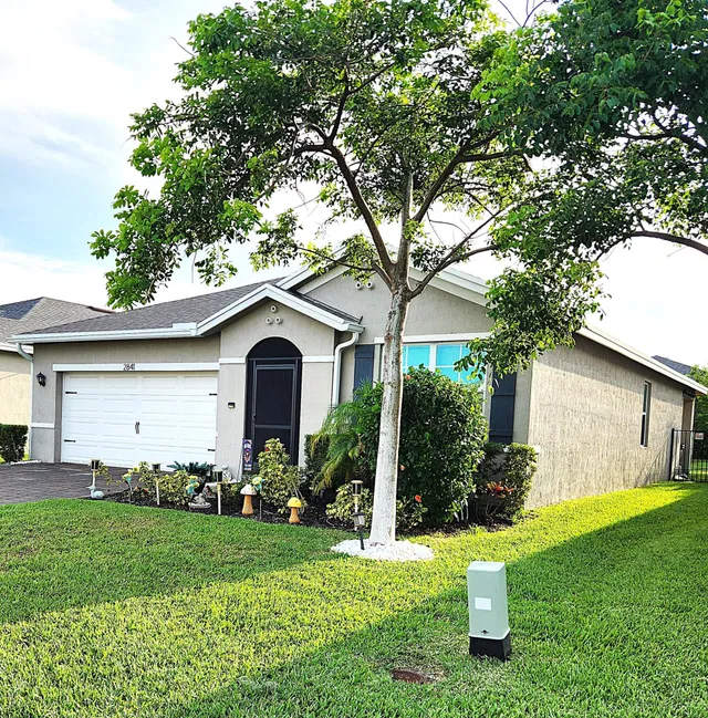 Residence photo 3