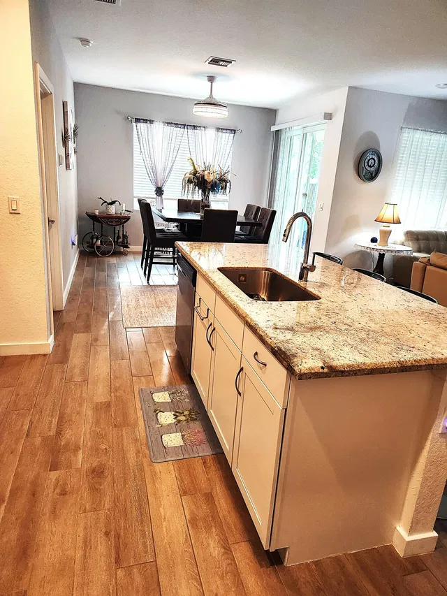 Residence photo 9