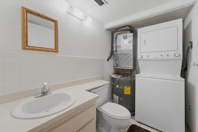 Unit 133 photo 6