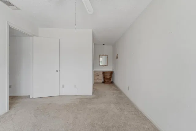 Unit 133 photo 12