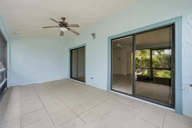 Unit 133 photo 23