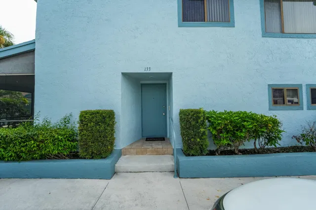 Unit 133 photo 25