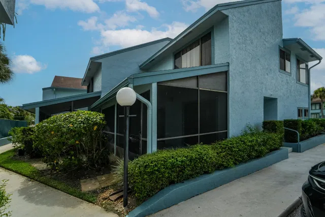 Unit 133 photo 26