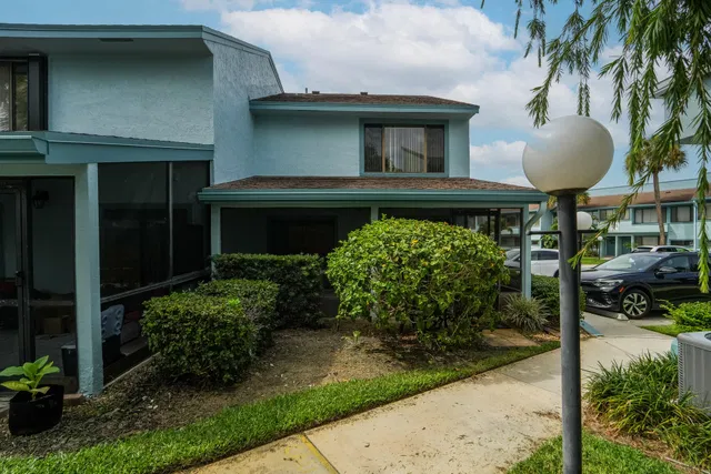Unit 133 photo 27