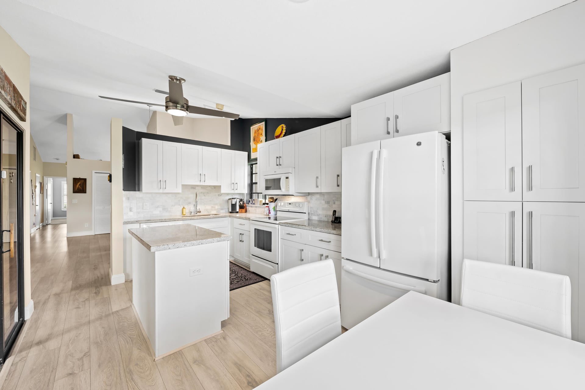 Residence photo 3