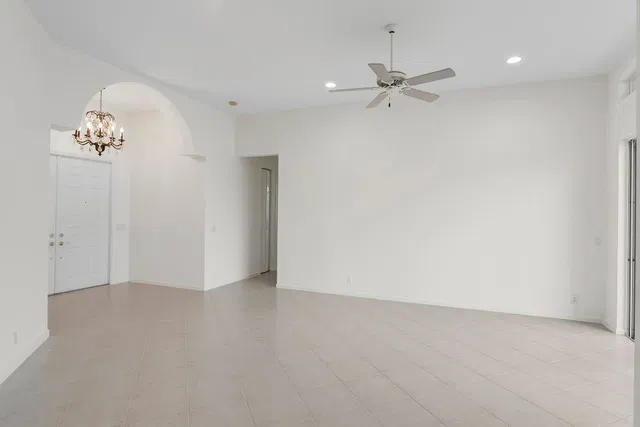 Residence photo 6