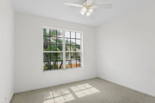 Residence photo 18