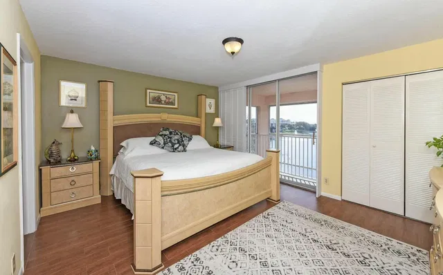 Unit B306 photo 16
