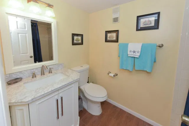 Unit B306 photo 23