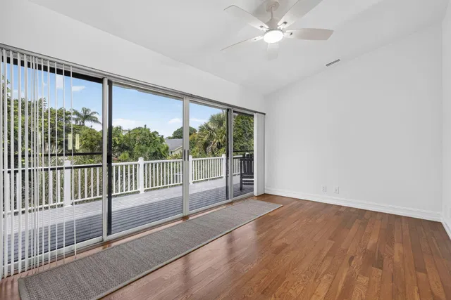 Residence photo 24