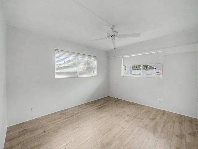 Unit 101E photo 9