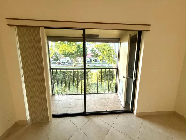 Unit 205 photo 16