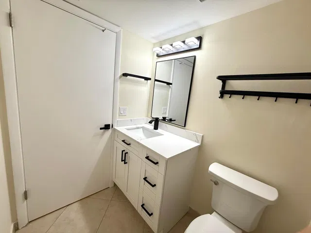 Unit 205 photo 18