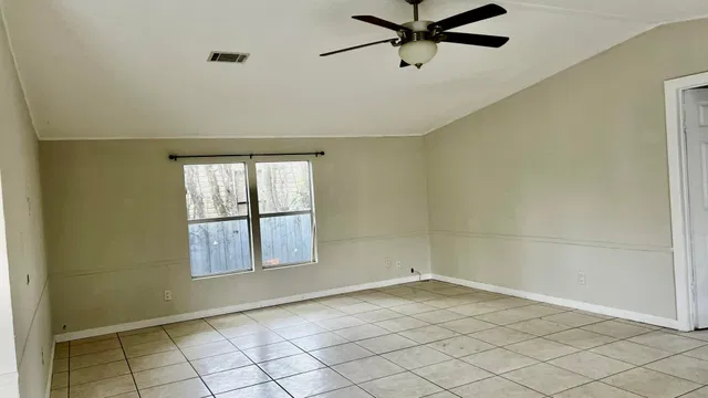 Residence photo 5