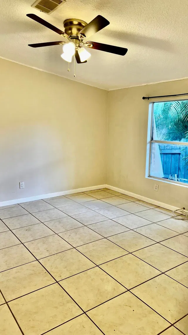 Residence photo 6