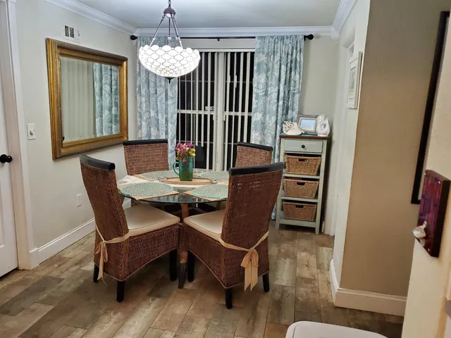 Residence photo 2