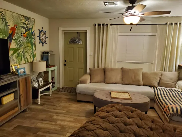 Residence photo 3