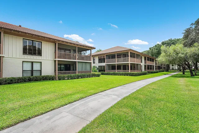 PGA National Palm Beach Gardens Residence photo 24