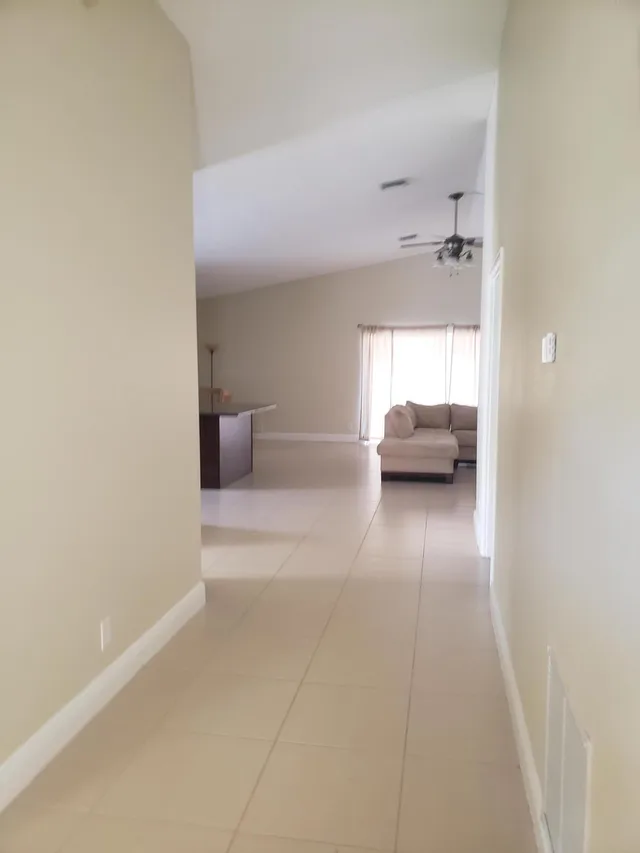 Residence photo 3