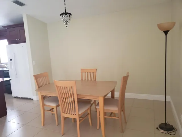 Residence photo 8