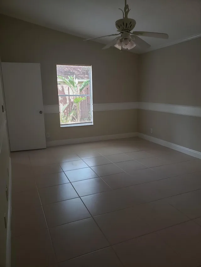 Residence photo 11