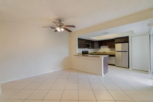 Residence photo 4