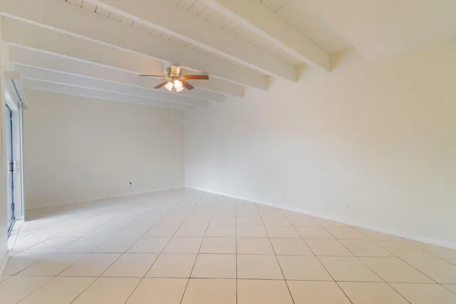 Residence photo 5