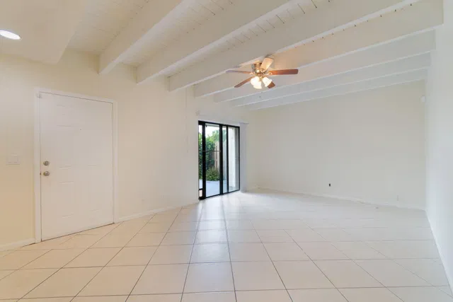 Residence photo 6