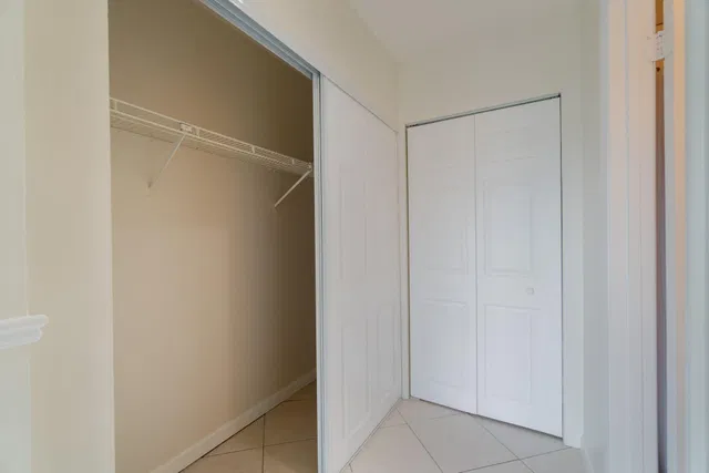 Residence photo 16